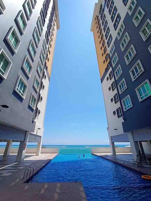 Orked Vanda, 3 Bedroom Apartment, Seaview Netflixwifiyoutube 쿠알라트렝가누 외부 사진